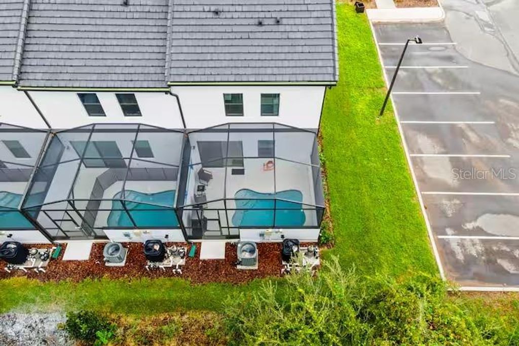 Image 37 of property listing at 10437 EBB TIDE LANE, Orlando, FL 32821