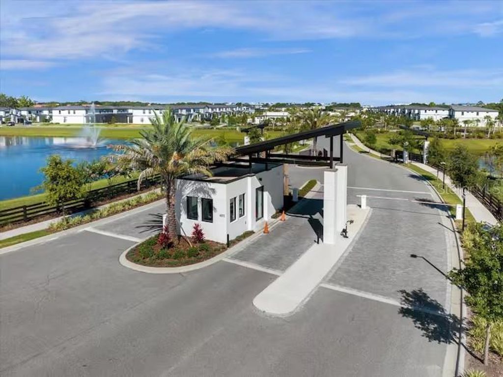 Image 43 of property listing at 10437 EBB TIDE LANE, Orlando, FL 32821