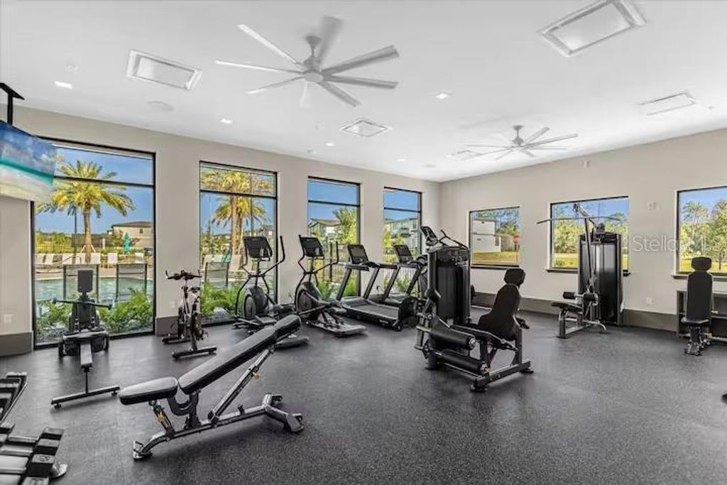 Image 64 of property listing at 10437 EBB TIDE LANE, Orlando, FL 32821