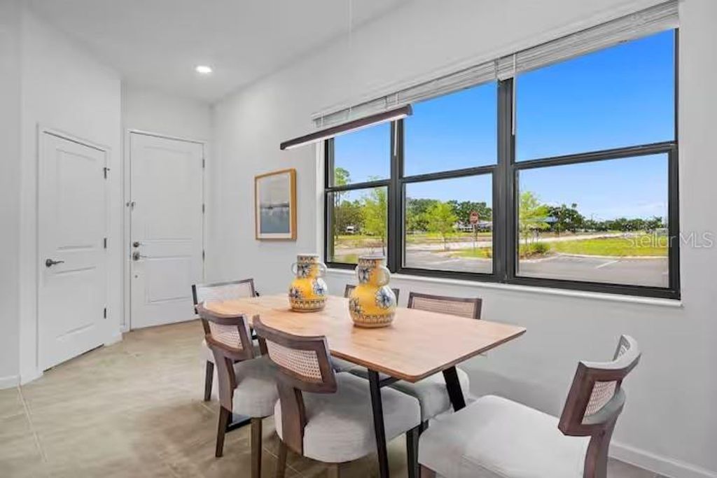 Image 8 of property listing at 10437 EBB TIDE LANE, Orlando, FL 32821