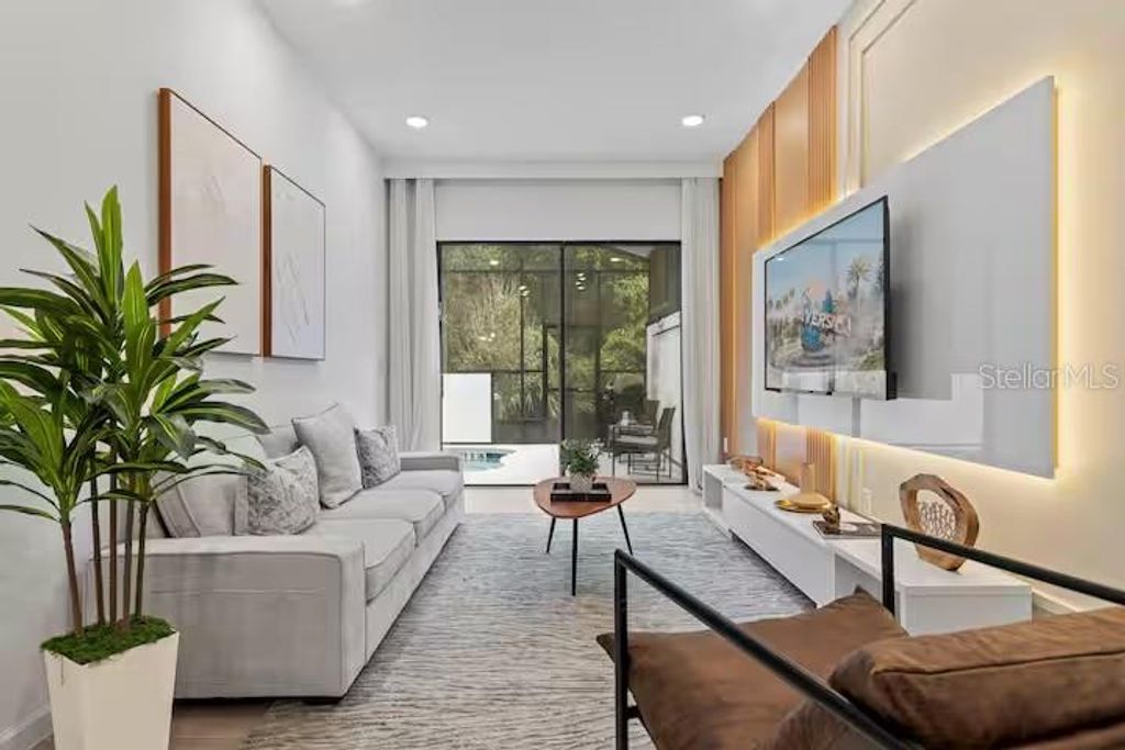 Image 9 of property listing at 10437 EBB TIDE LANE, Orlando, FL 32821