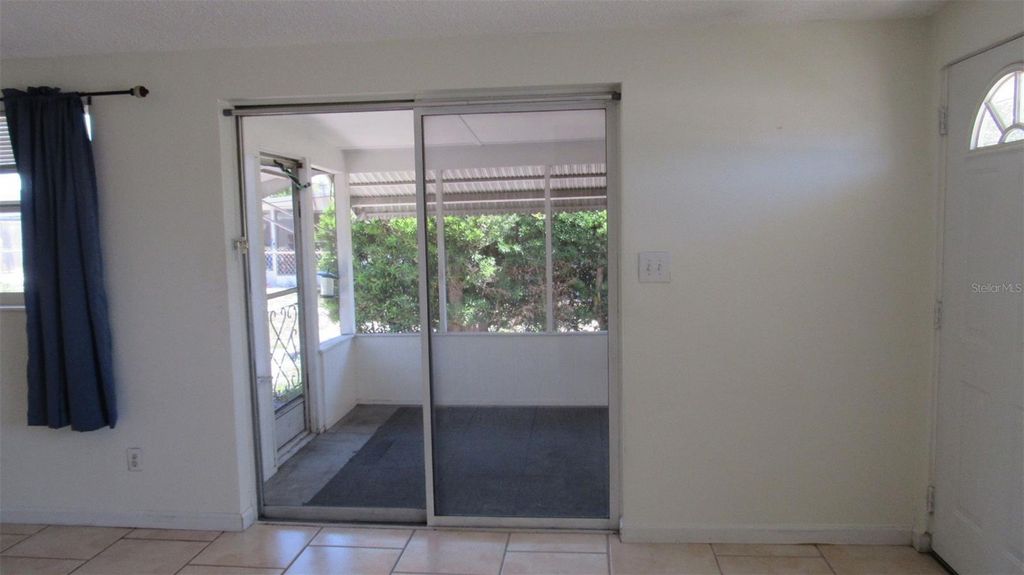 Image 11 of property listing at 2211 EMORY AVENUE, Bradenton, FL 34207