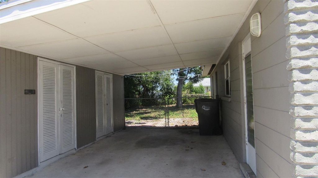 Image 24 of property listing at 2211 EMORY AVENUE, Bradenton, FL 34207