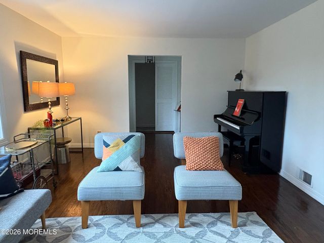 162 Queens Drive S, Little Silver, NJ 07739