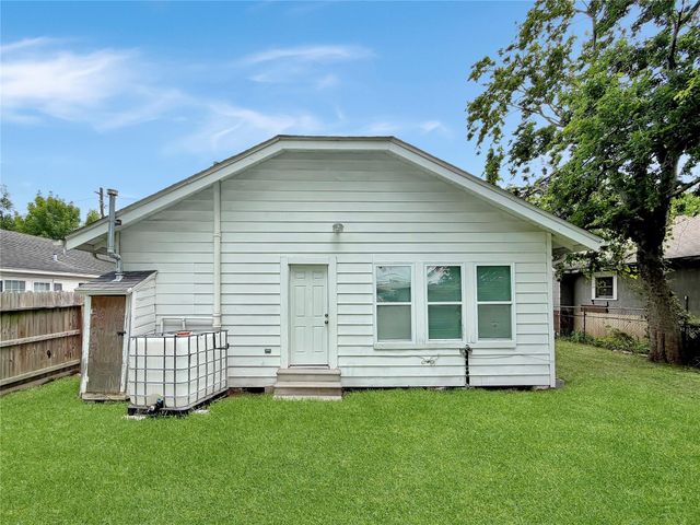 6818 Avenue O, Houston, TX 77011