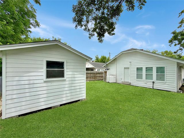6818 Avenue O, Houston, TX 77011