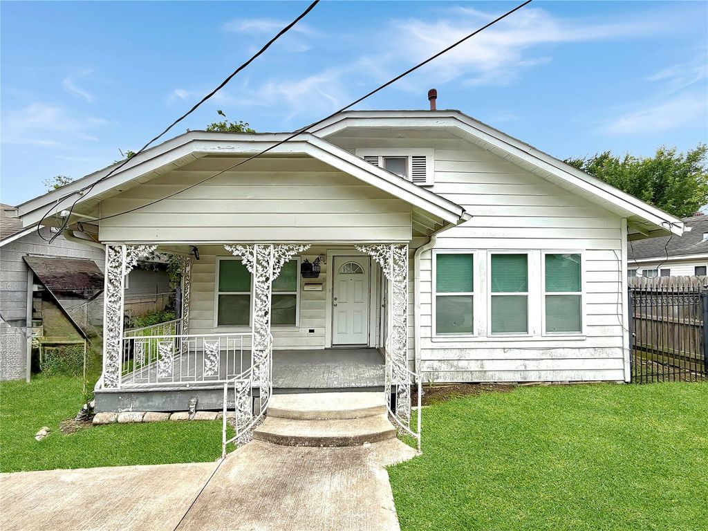 6818 Avenue O, Houston, TX 77011