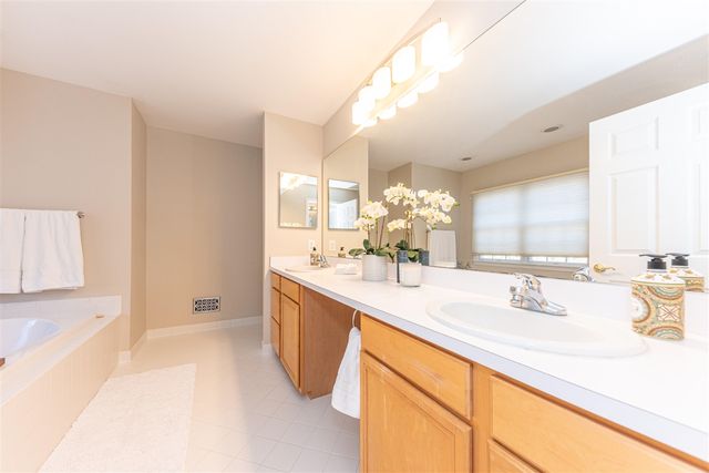 2130 Springwood Court, Ann Arbor, MI 48103