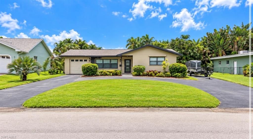 457 Grenier DR, NORTH FORT MYERS, FL 33903 — exterior