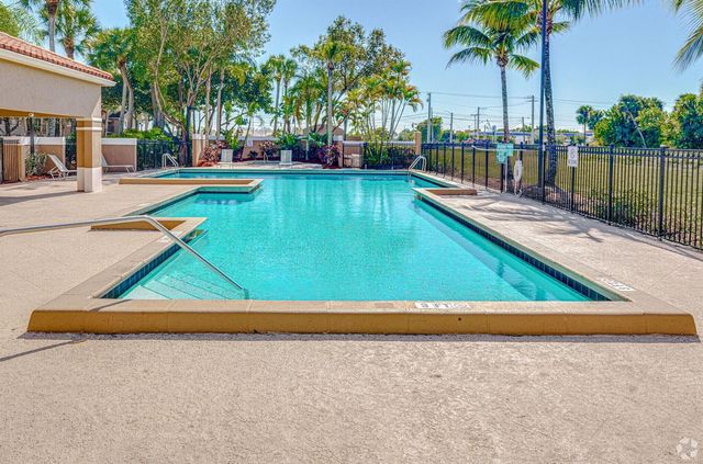 1068 N Benoist Farms Road 312, West Palm Beach, FL 33411