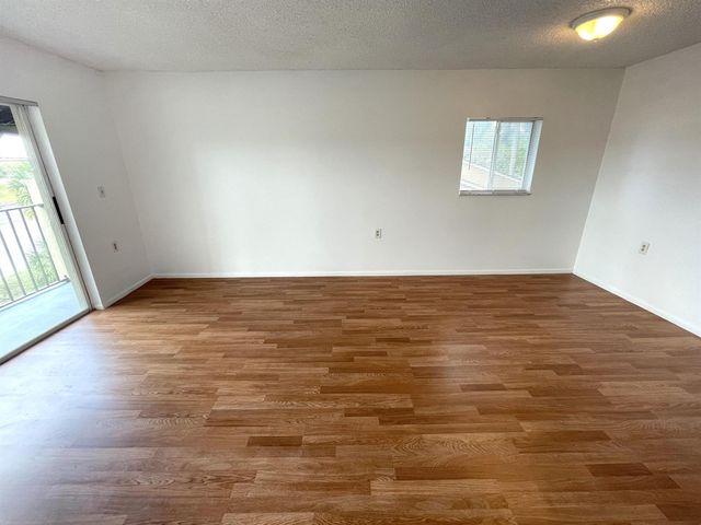 1068 N Benoist Farms Road 312, West Palm Beach, FL 33411