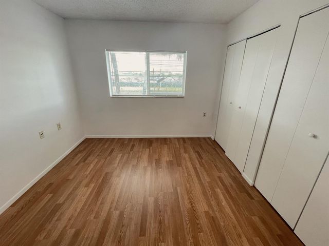 1068 N Benoist Farms Road 312, West Palm Beach, FL 33411