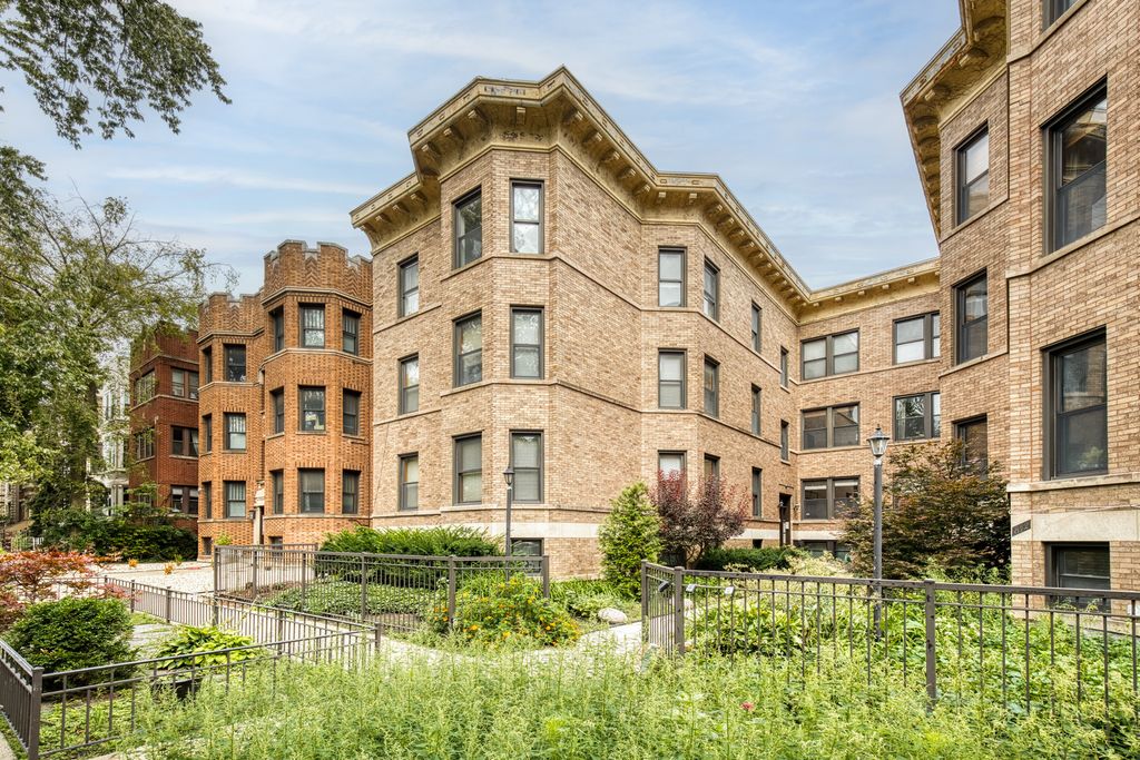 846 W Newport Avenue 2S, Chicago, IL 60657 — exterior
