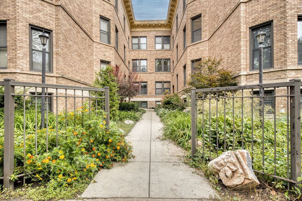 846 W Newport Avenue 2S, Chicago, IL 60657 — photo 2