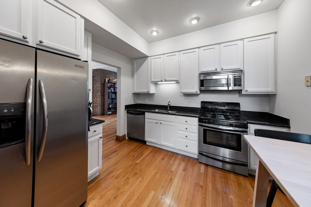 846 W Newport Avenue 2S, Chicago, IL 60657 — photo 3