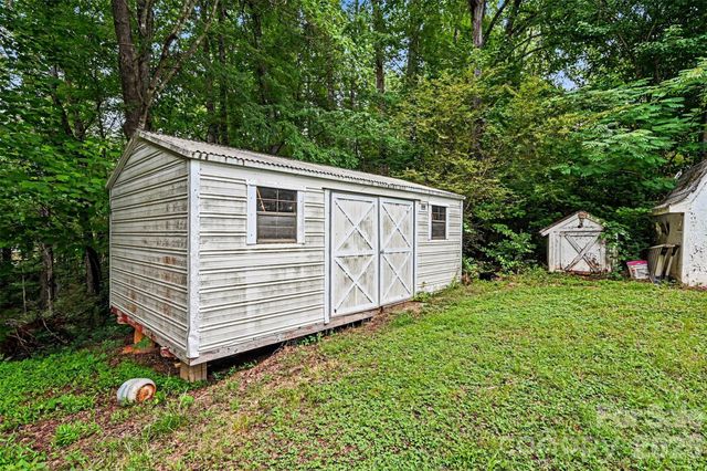 111 Oak Brook Drive, Mooresville, NC 28115