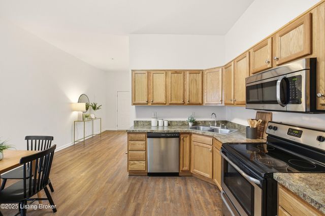 132 William St, Louisville, KY 40206