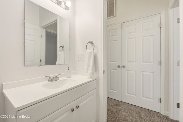 132 William St, Louisville, KY 40206