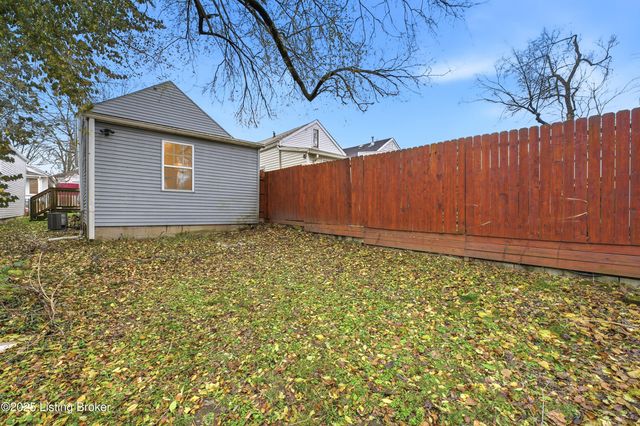 132 William St, Louisville, KY 40206