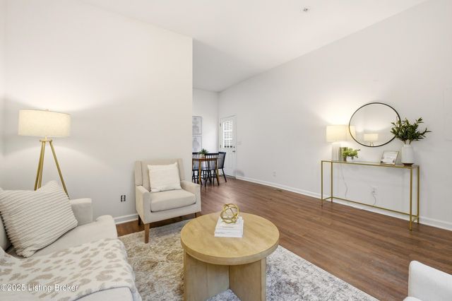 132 William St, Louisville, KY 40206