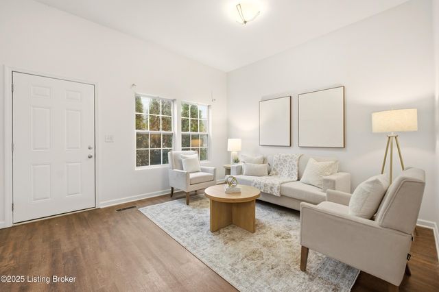 132 William St, Louisville, KY 40206