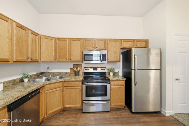 132 William St, Louisville, KY 40206