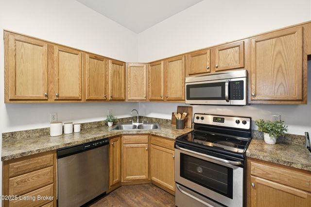 132 William St, Louisville, KY 40206