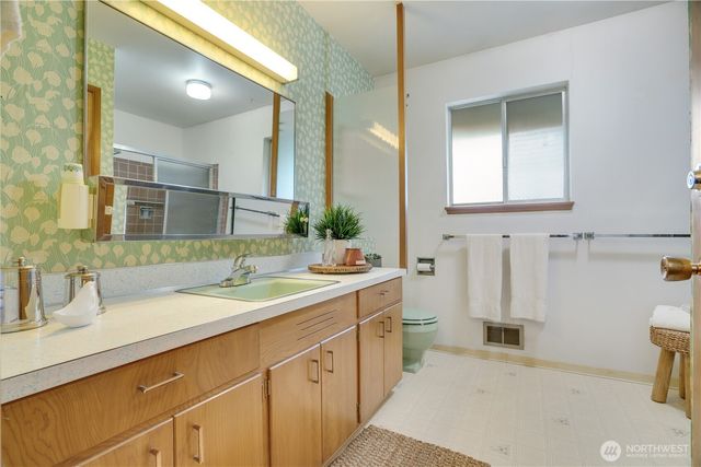 11315 Interlaaken Drive SW, Lakewood, WA 98498