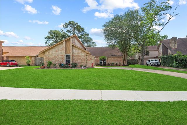 15511 Tumbling Rapids Drive, Houston, TX 77084