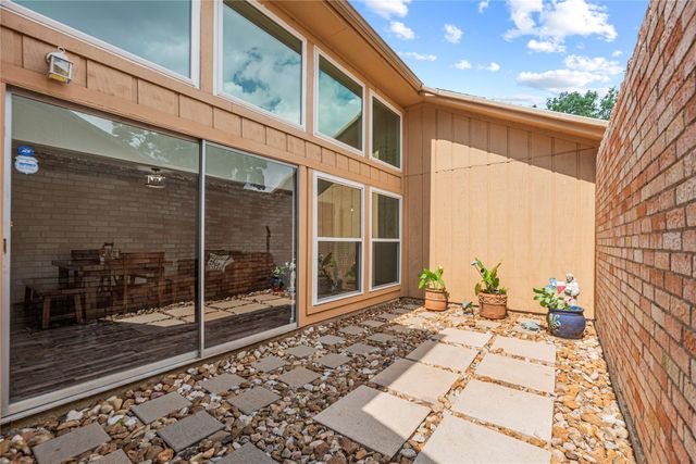 15511 Tumbling Rapids Drive, Houston, TX 77084