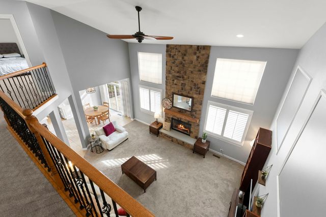 621 Western Drive, North Aurora, IL 60542