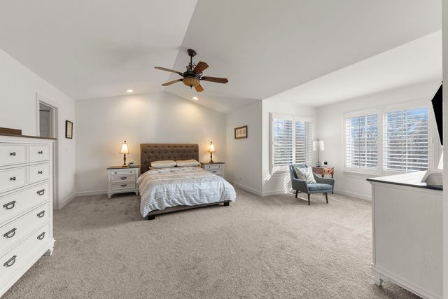 621 Western Drive, North Aurora, IL 60542