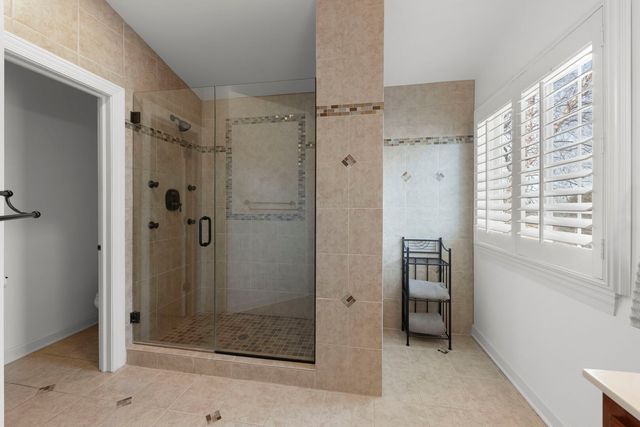 621 Western Drive, North Aurora, IL 60542