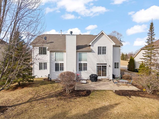 621 Western Drive, North Aurora, IL 60542