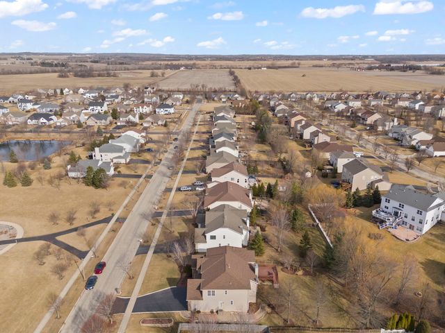 621 Western Drive, North Aurora, IL 60542