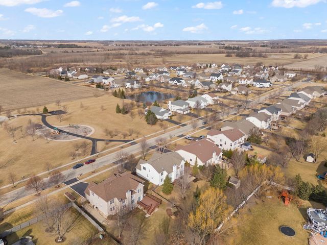 621 Western Drive, North Aurora, IL 60542