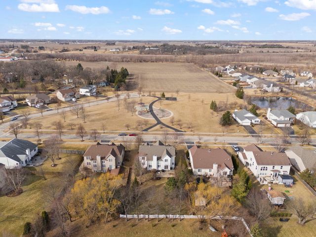 621 Western Drive, North Aurora, IL 60542