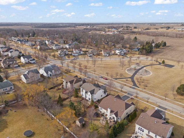 621 Western Drive, North Aurora, IL 60542