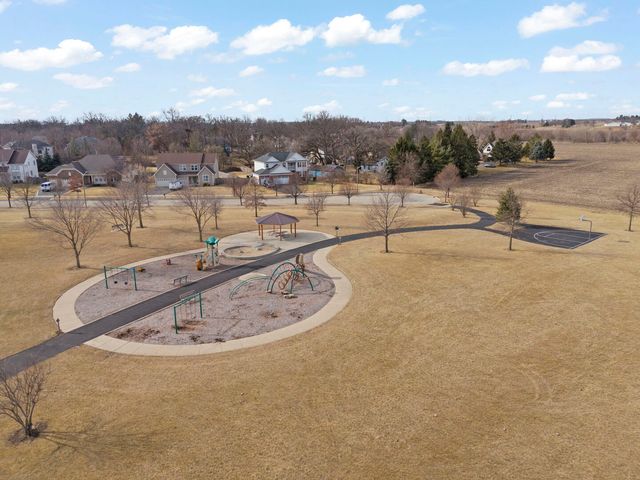 621 Western Drive, North Aurora, IL 60542