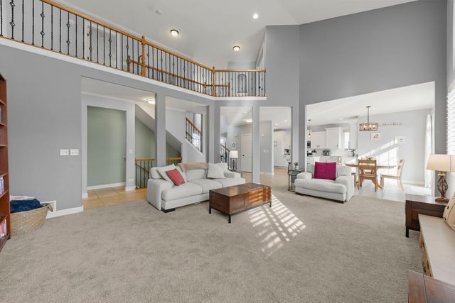 621 Western Drive, North Aurora, IL 60542