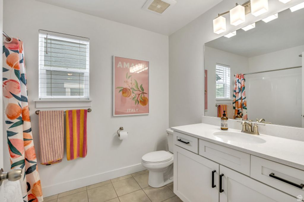 Image 26 of property listing at 156 N VALCREST DR, Saratoga Springs, UT 84045