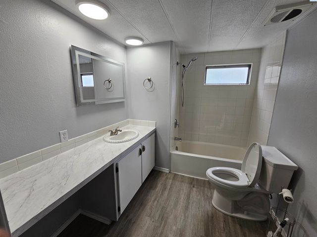 7901 W Clearwater Avenue #120, Kennewick, WA 99336