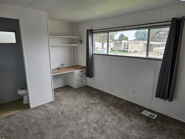 7901 W Clearwater Avenue #120, Kennewick, WA 99336