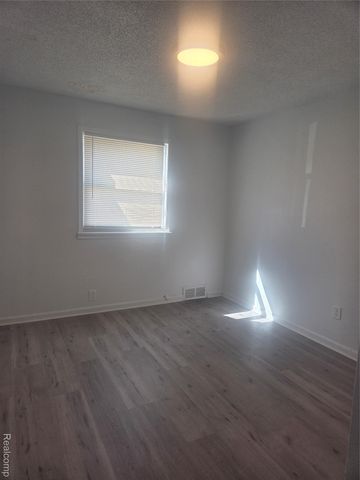 1121 S Meadowbrook Street E, Inkster, MI 48141