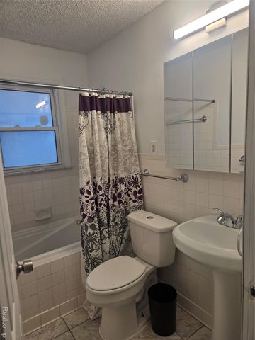 1121 S Meadowbrook Street E, Inkster, MI 48141