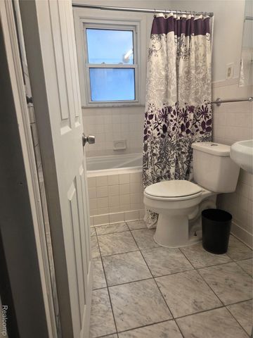 1121 S Meadowbrook Street E, Inkster, MI 48141