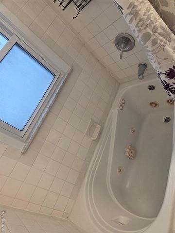 1121 S Meadowbrook Street E, Inkster, MI 48141