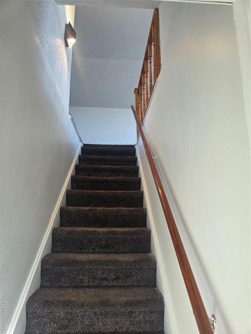 1121 S Meadowbrook Street E, Inkster, MI 48141