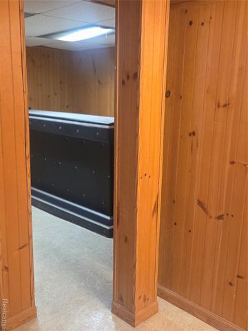 1121 S Meadowbrook Street E, Inkster, MI 48141