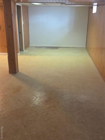 1121 S Meadowbrook Street E, Inkster, MI 48141